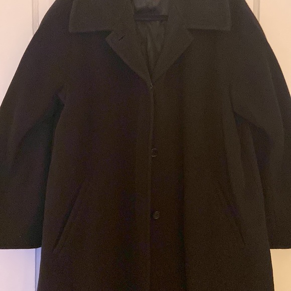 MaxMara Elegant Black Long Coat - Picture 3 of 8
